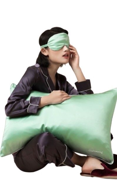 Antifaz Premium de Seda para Dormir – Bloqueo Total de Luz, Máxima Comodidad y Descanso Profundo